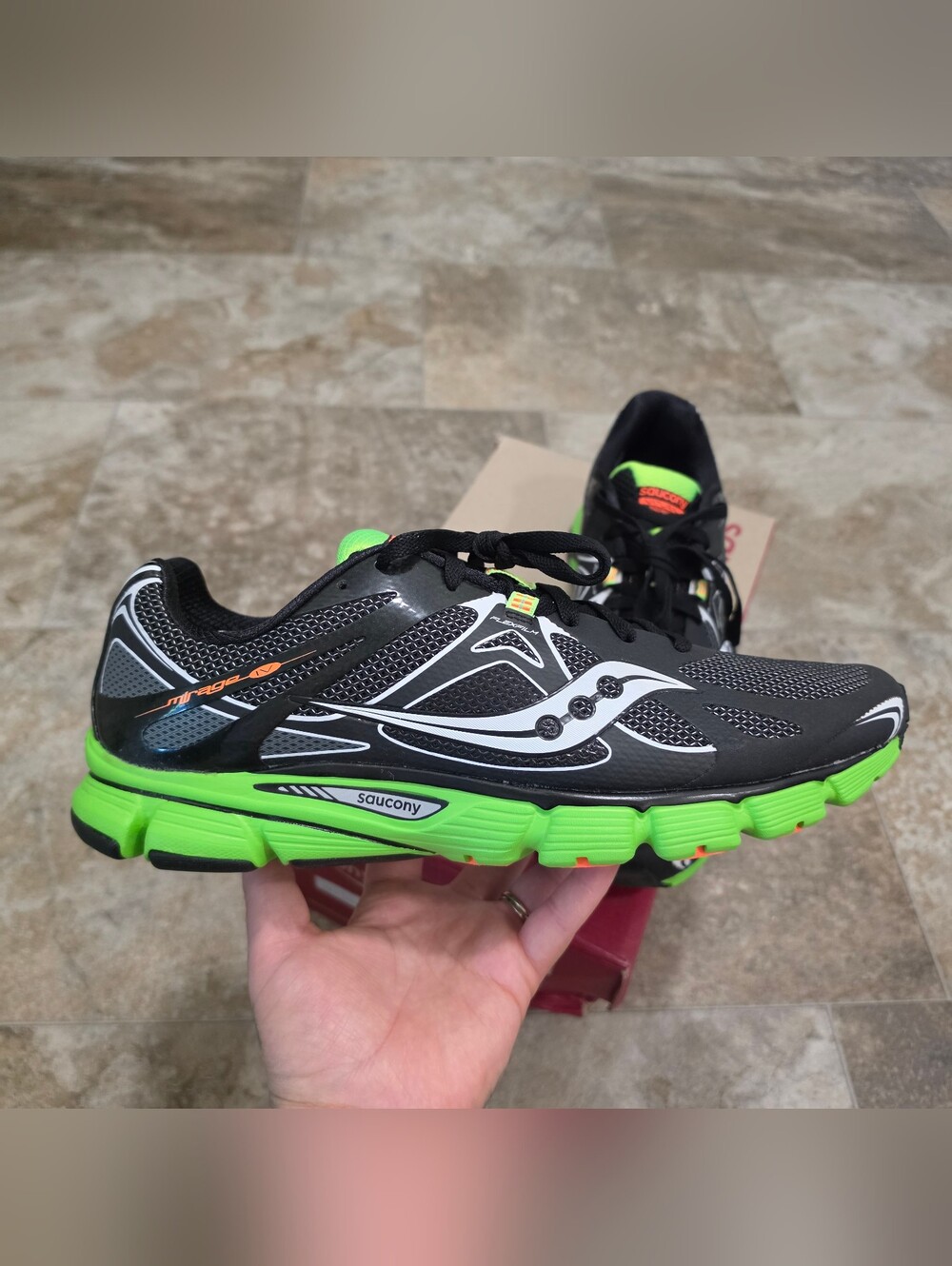 Saucony Mirage 4 Men's Running Shoes - Black/Citron/Orange - Size 13 (BNIB)